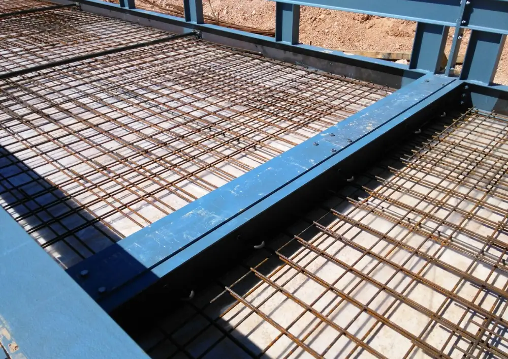 Báscula puente para camiones acero-cemento vertido en obra BP3103H Báscula puente para camiones acero-cemento vertido en obra BP3103H